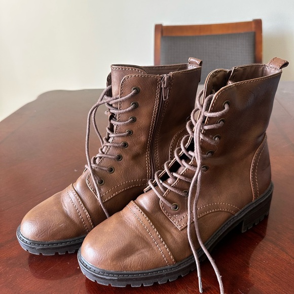 Universal Thread Brown Lace-Up Combat Boots - Picture 1 of 3